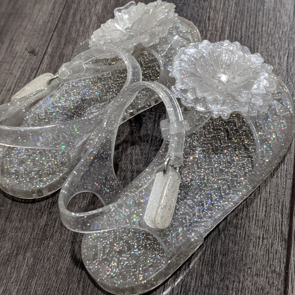 Clear sparkly flower detail velcro sandals - Picture 4 of 7